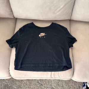 Cropped nike tee